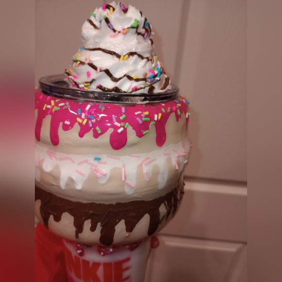 Dunkin Dunkie junkie 3d tumbler!!! - Picture 4 of 7